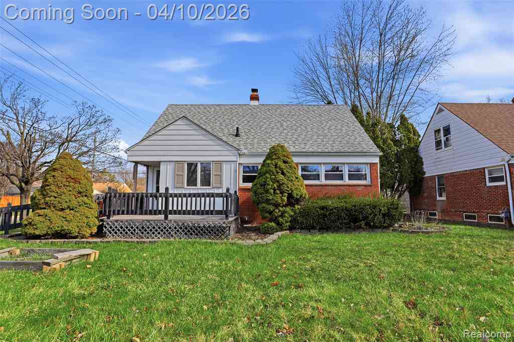 Homes For Sale - 20201 Lancaster Street <br/> Wayne County, Harper Woods, MI 48225