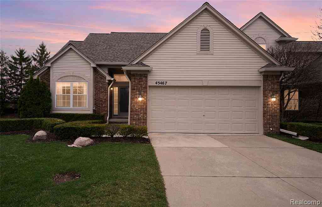 Condo For Sale - 45467 Coachfort Drive <br/> Macomb, MI 48044