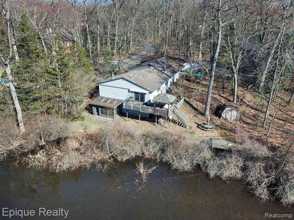 Homes For Sale - 3813 Watuga Street <br/> Commerce Twp, MI 48390