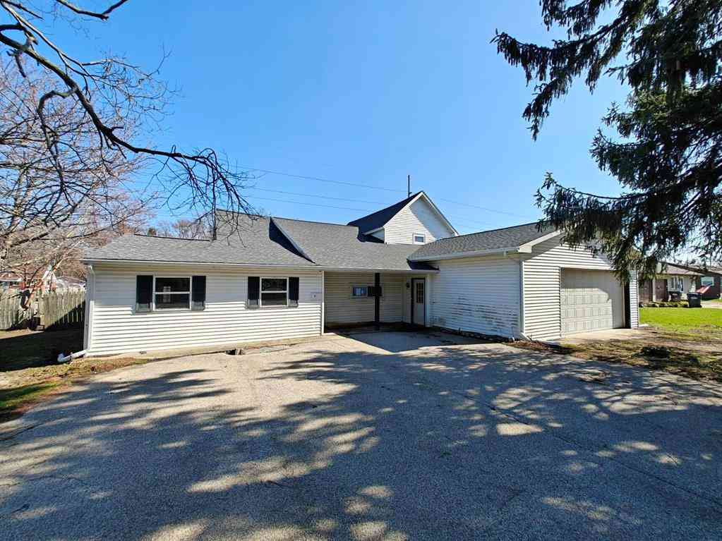 Homes For Sale - 5587 E Karen Court <br/> Stevensville, MI 49127