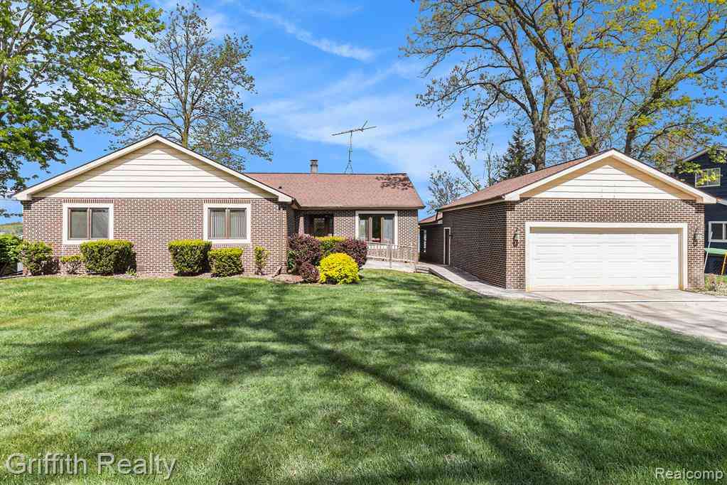 Homes For Sale - 8570 Riverside Drive <br/> Brighton, MI 48116