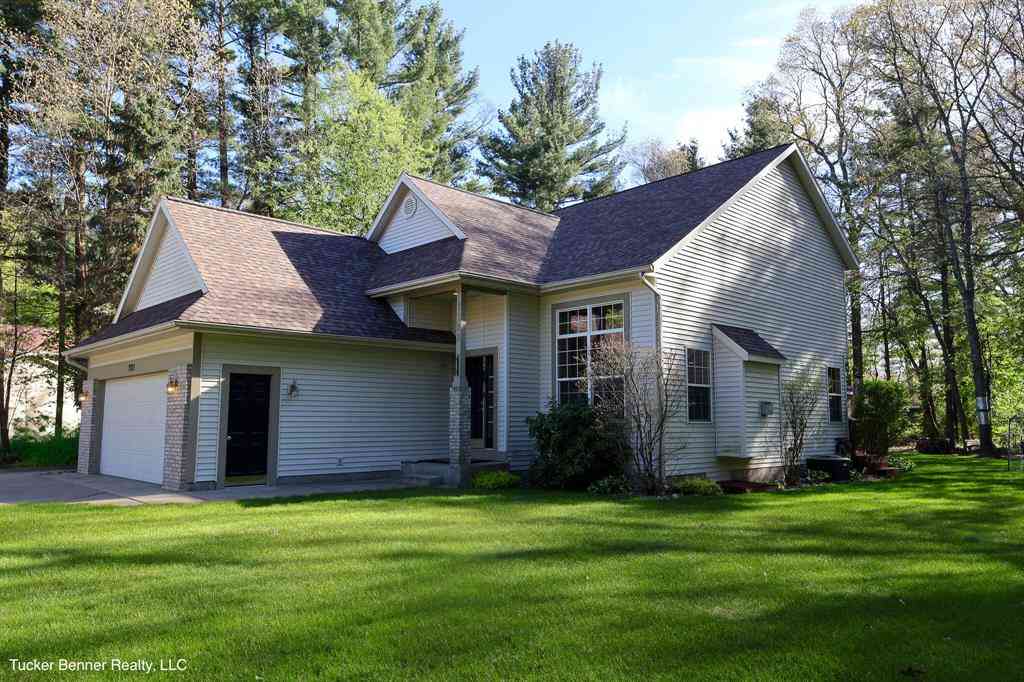 Homes For Sale - 7703 Pinecone Court <br/> Whitehall, MI 49461