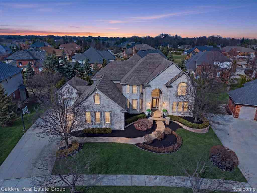 Homes For Sale - 7219 Vista Drive <br/> Shelby Twp, MI 48316
