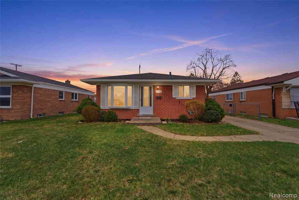 Homes For Sale - 8164 Gerald Avenue <br/> Warren, MI 48093