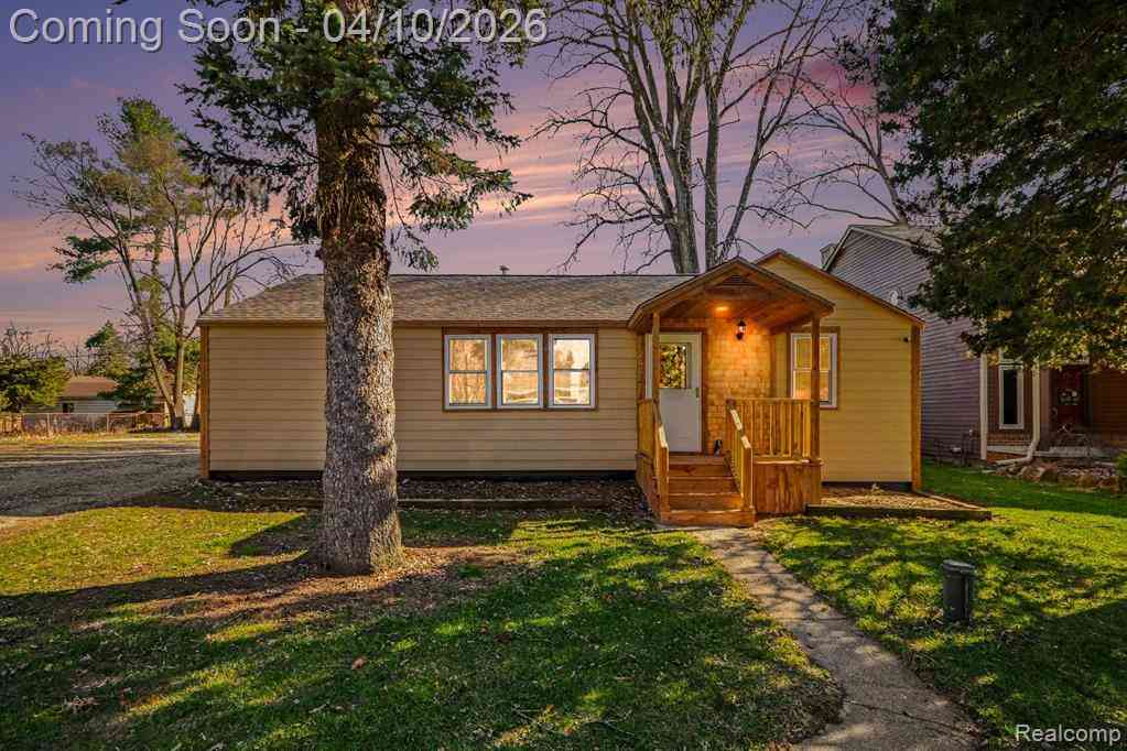 Homes For Sale - 211 Cardinal Street <br/> Commerce Twp, MI 48382