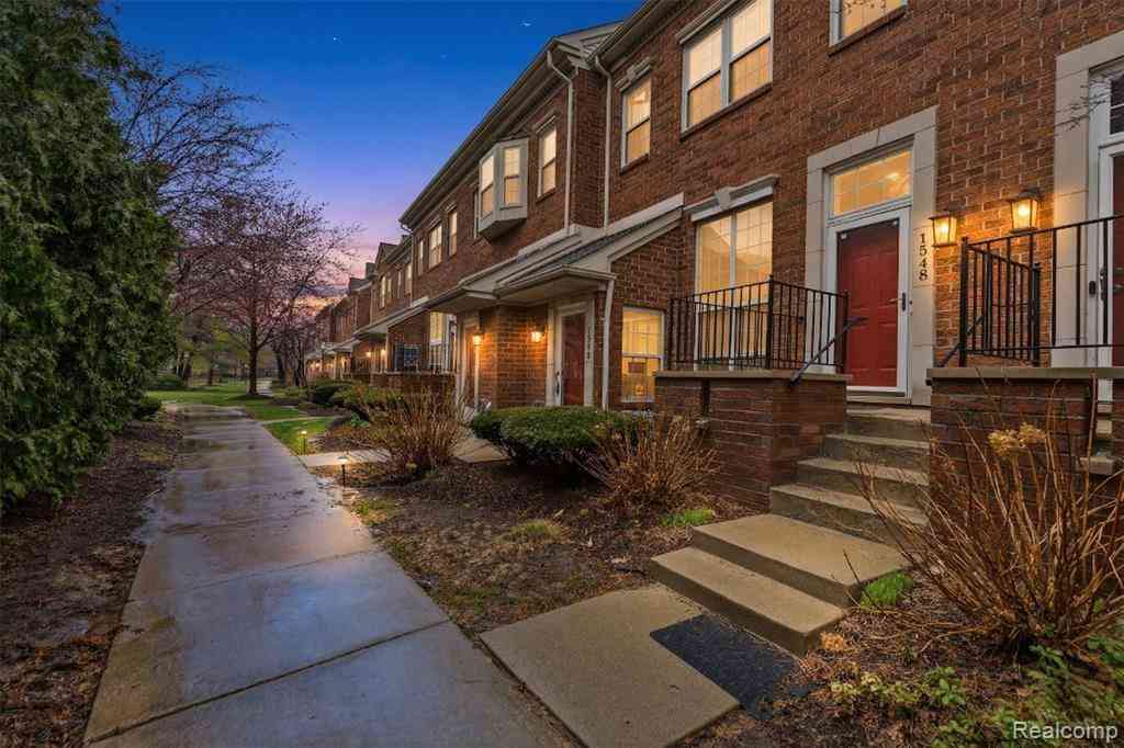 Condo For Sale - 1548 Maryland Club Drive <br/> Royal Oak, MI 48067