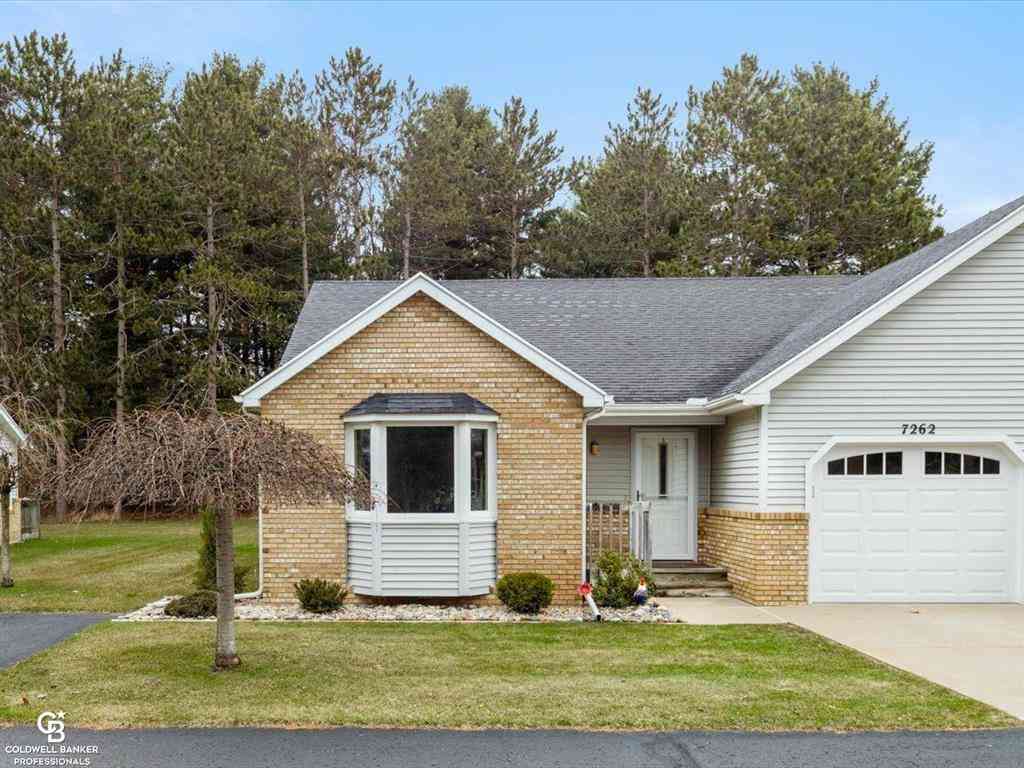 Condo For Sale - 7262 Lakeshore Road <br/> Lakeport, MI 48059