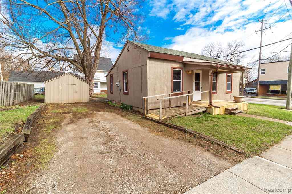 Homes For Sale - 6 Law Street <br/> Lapeer, MI 48446