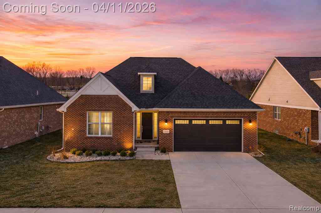 Homes For Sale - 5809 Hartwick Drive <br/> West Bloomfield, MI 48324