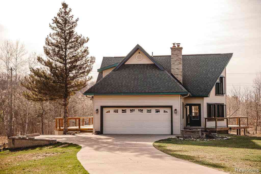 Homes For Sale - 7186 Pineview Drive <br/> Mancelona, MI 49659