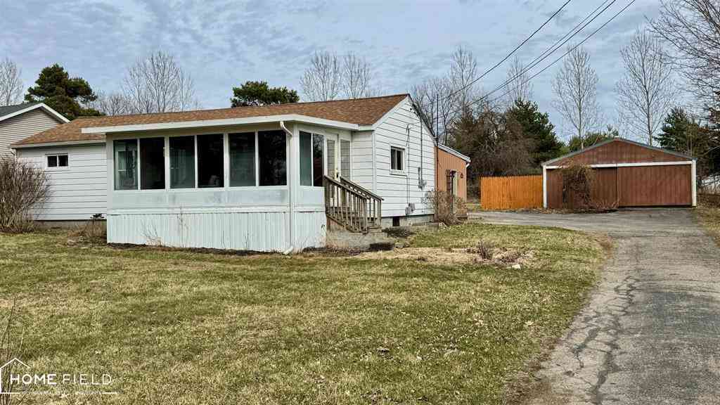 Homes For Sale - 1395 Aiken Road <br/> Owosso, MI 48867