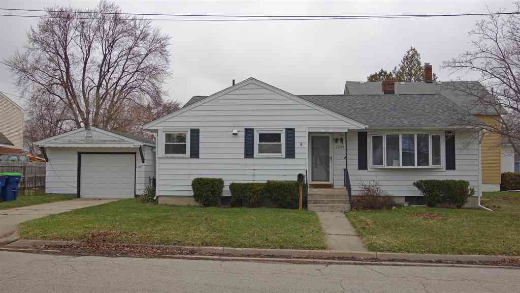 Homes For Sale - 2009 16th Street <br/> Bay City, MI 48708
