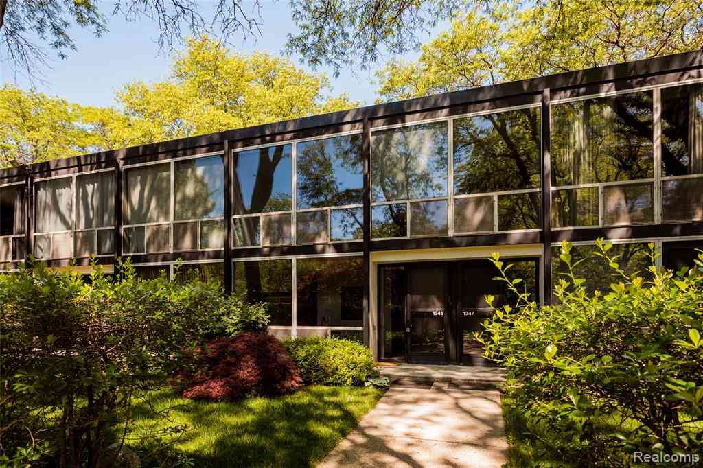 Condo For Sale - 1345 Joliet Place <br/> Detroit, MI 48207