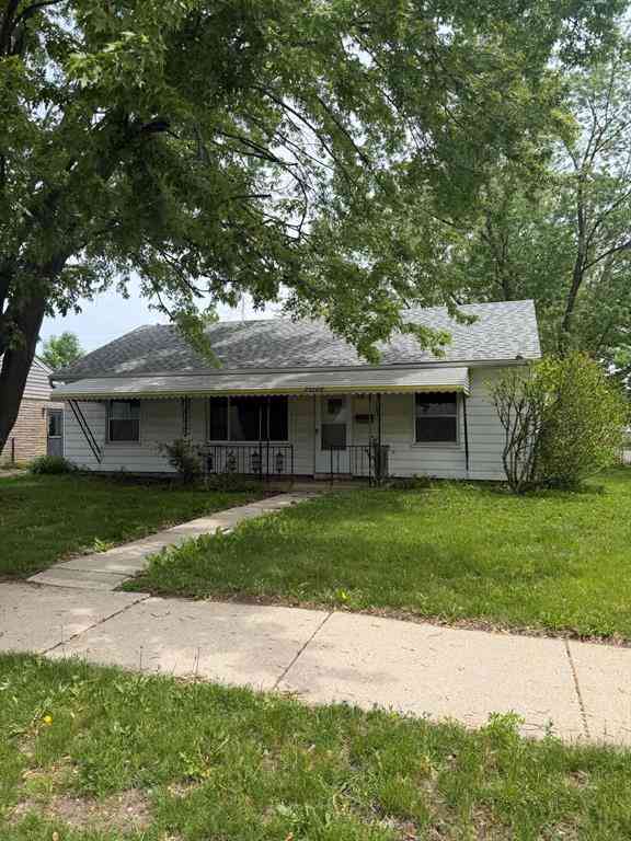 Homes For Sale - 26700 Grandmont Street <br/> Roseville, MI 48066