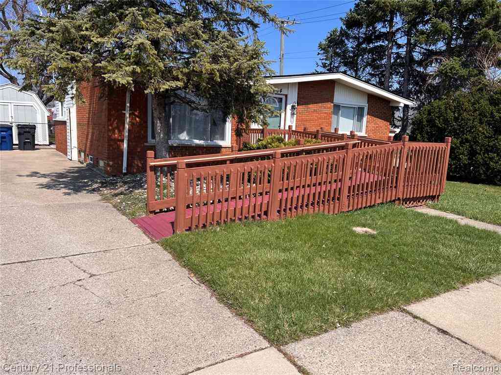 Homes For Sale - 30604 Ann Arbor Trail <br/> Westland, MI 48185