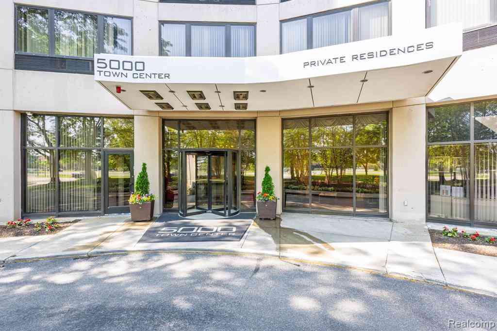 Condo For Sale - 5000 Town Center  #2001<br/> Southfield, MI 48075
