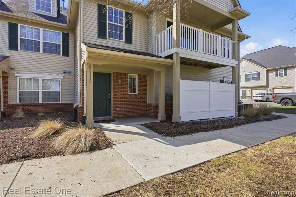 Condo For Sale - 4113 Hampton Ridge Boulevard <br/> Howell, MI 48843