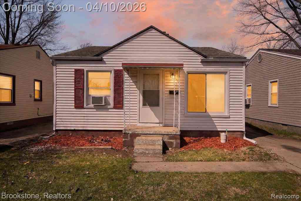 Homes For Sale - 22447 Sharrow Avenue <br/> Warren, MI 48089