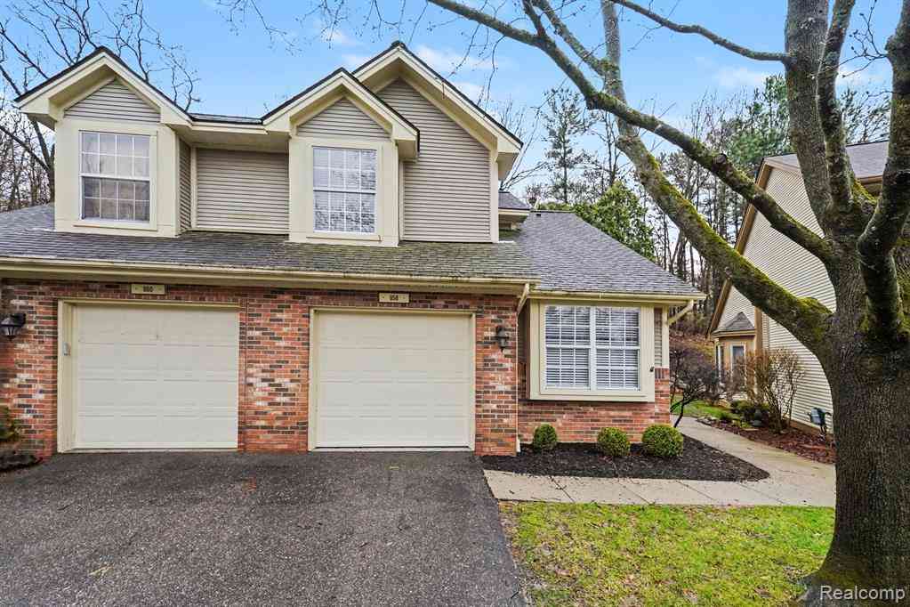Condo For Sale - 858 Whisperwood Trail <br/> Fenton, MI 48430