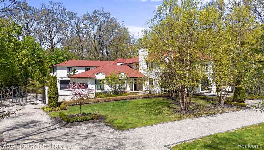 Homes For Sale - 5190 Clarendon Crest Street <br/> Bloomfield Hills, MI 48302