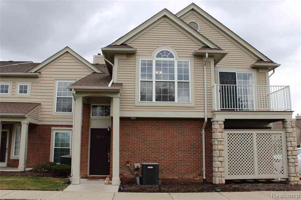 Condo For Sale - 52133 Naugatuck Drive  #25<br/> Macomb, MI 48042