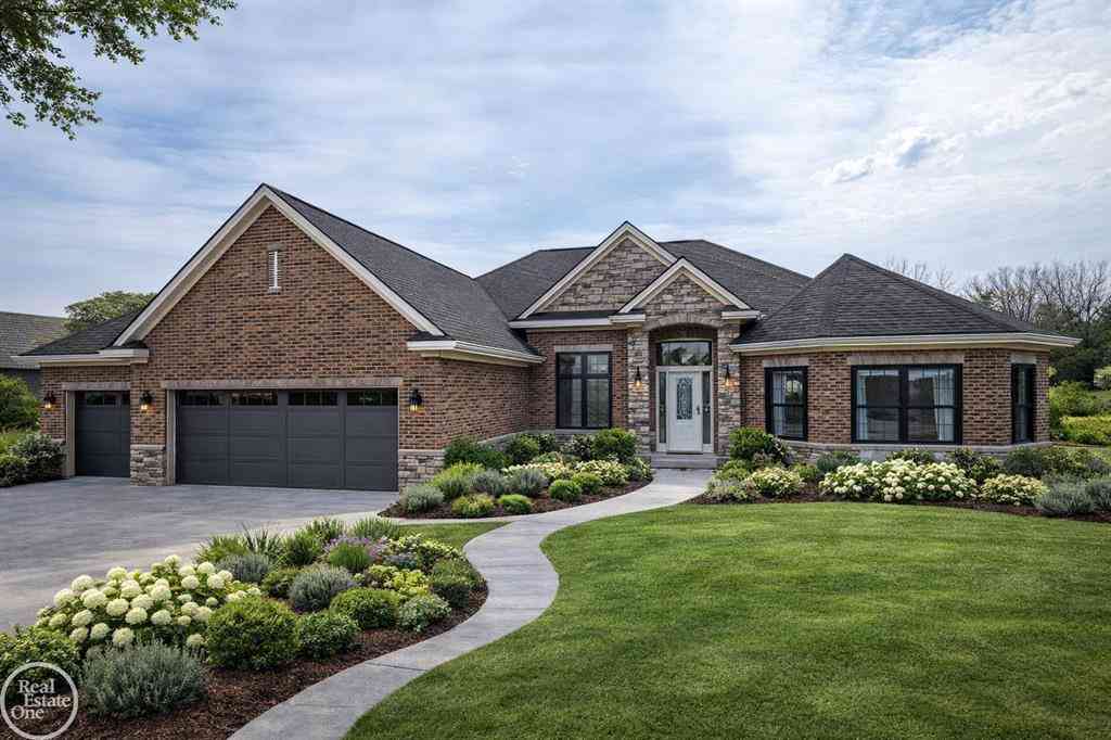 Homes For Sale - 27176 Oxbow Lake Drive <br/> Macomb County, Chesterfield, MI 48051