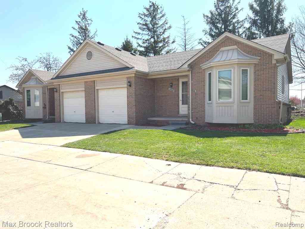 Condo For Sale - 4062 Heatherwood Court <br/> Warren, MI 48092