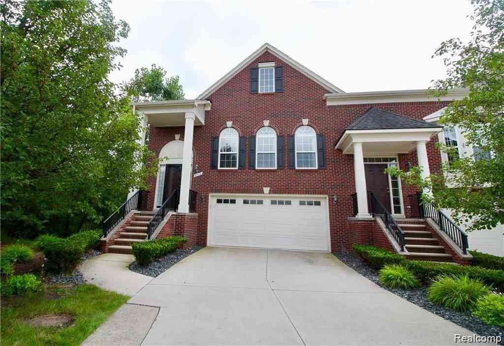 Condo For Sale - 806 Red Run Drive <br/> Troy, MI 48085