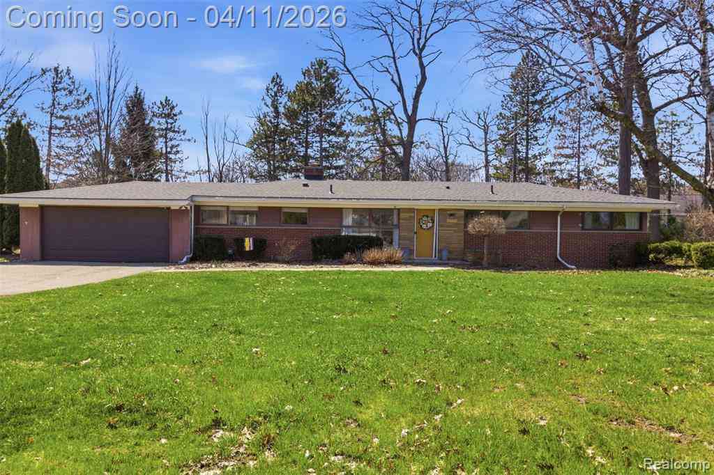 Homes For Sale - 29601 Gilchrest Street <br/> Farmington, MI 48334