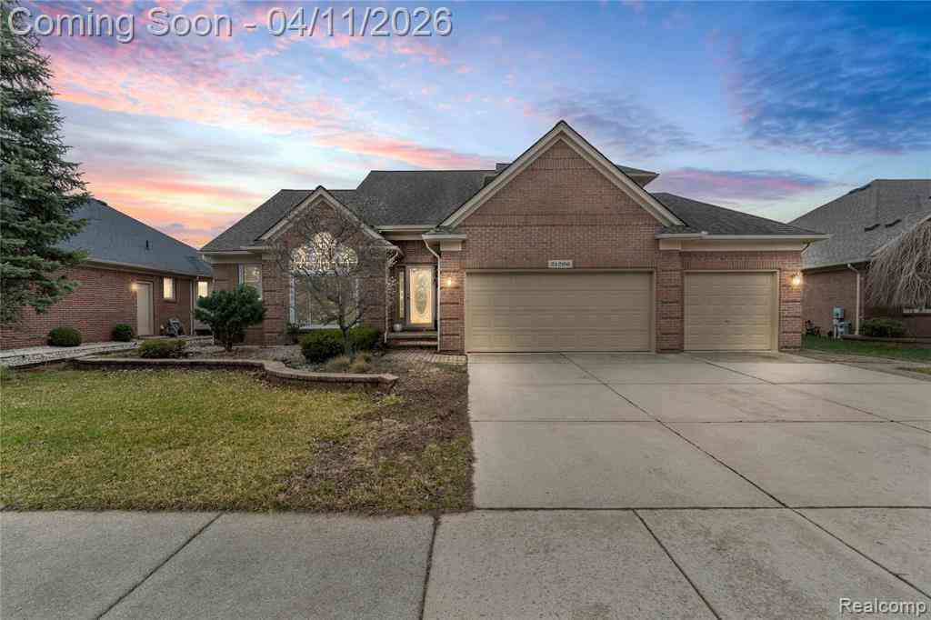 Homes For Sale - 21266 Summerfield Drive <br/> Macomb, MI 48044