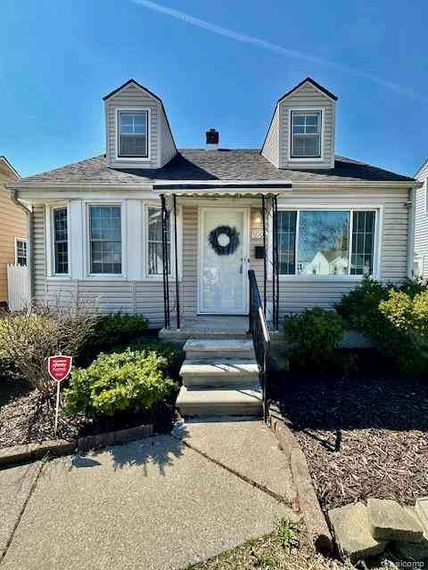 Homes For Sale - 18706 Woodside Street <br/> Wayne County, Harper Woods, MI 48225