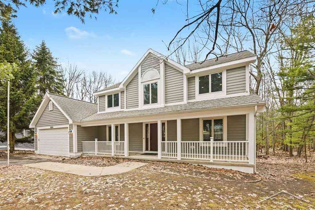 Homes For Sale - 3854 Village Circle Drive <br/> Traverse City, MI 49686