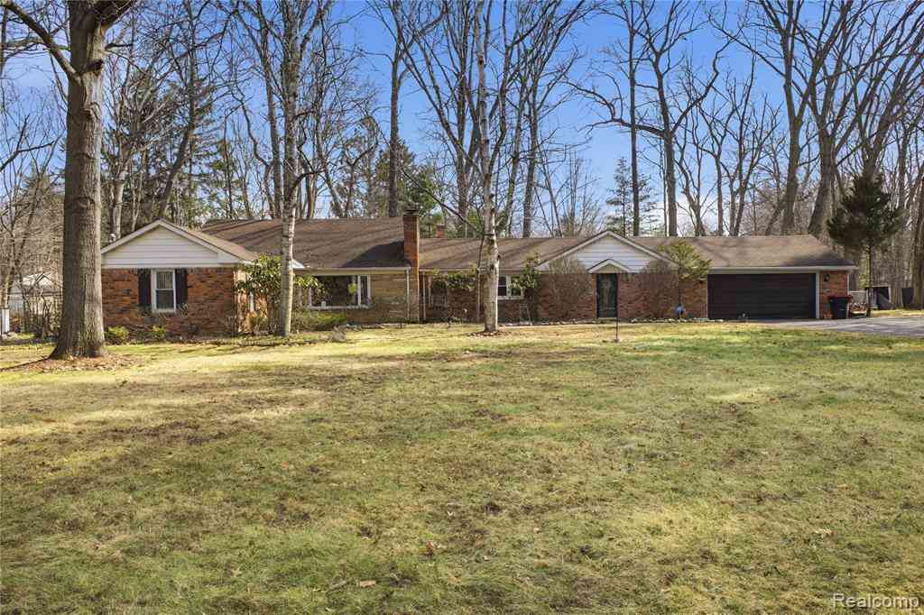 Homes For Sale - 23640 Oak Glen Drive <br/> Southfield, MI 48033