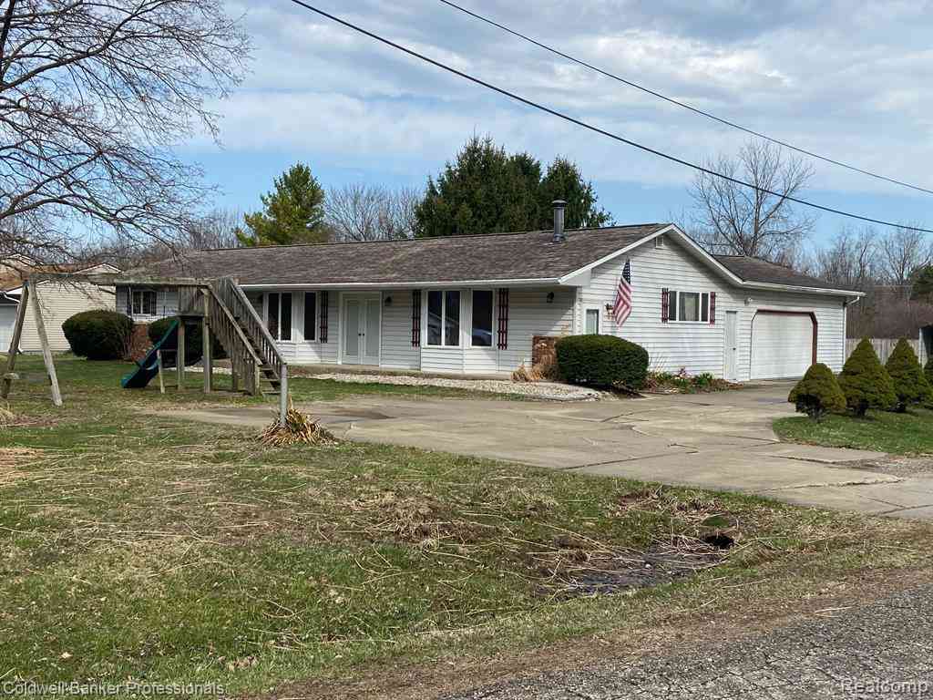 Homes For Sale - 3886 Poit Drive <br/> Lapeer, MI 48446