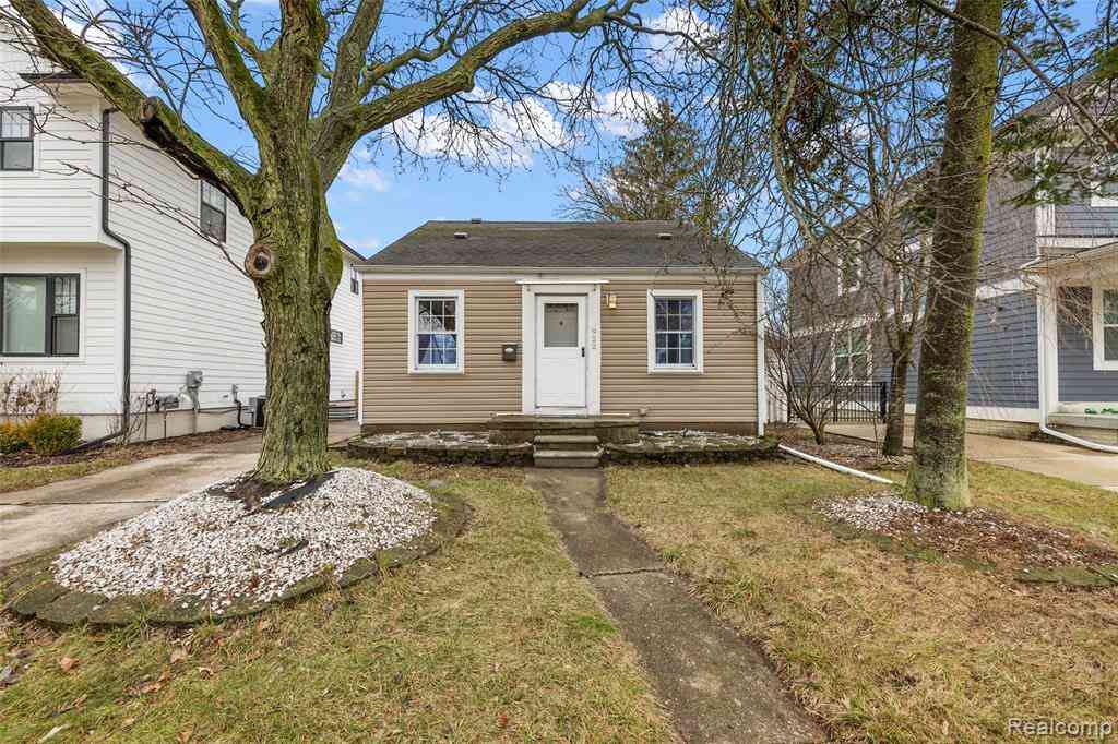 Homes For Sale - 922 Mclean Avenue <br/> Royal Oak, MI 48067