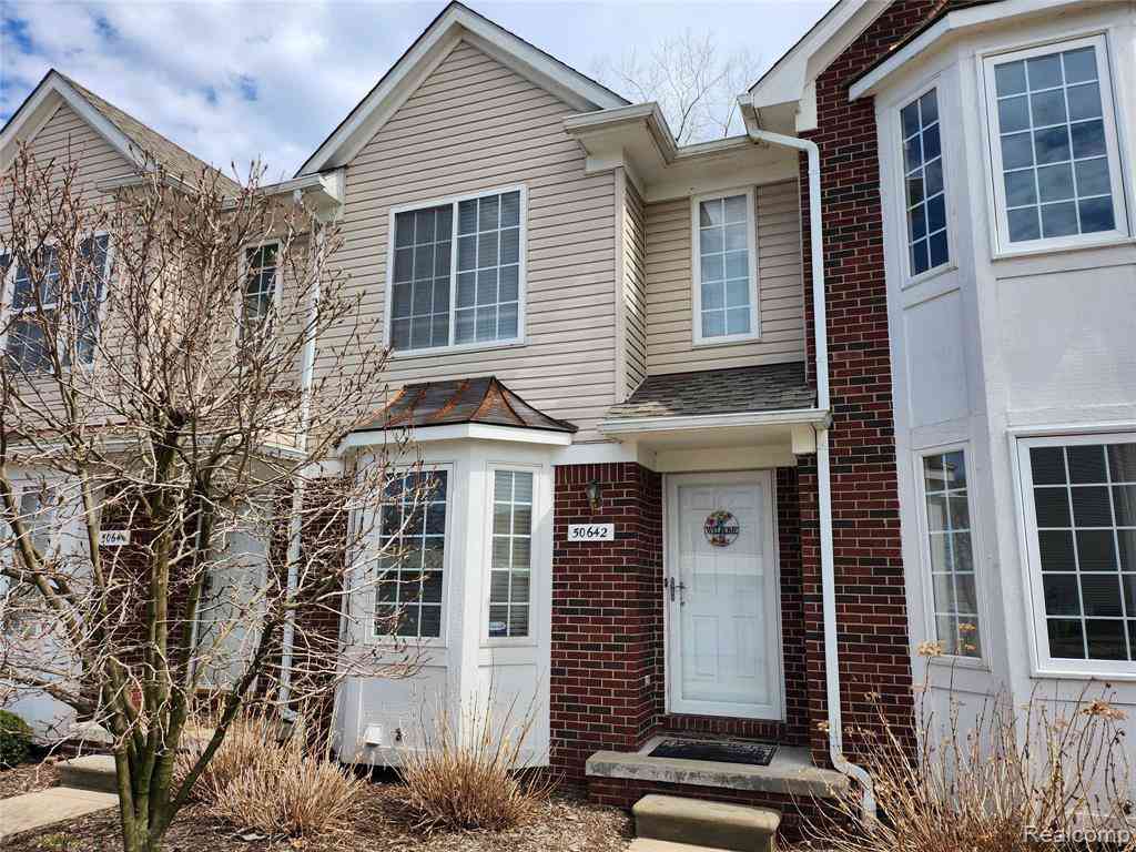Condo For Sale - 50642 Woodbury Drive <br/> New Baltimore, MI 48047