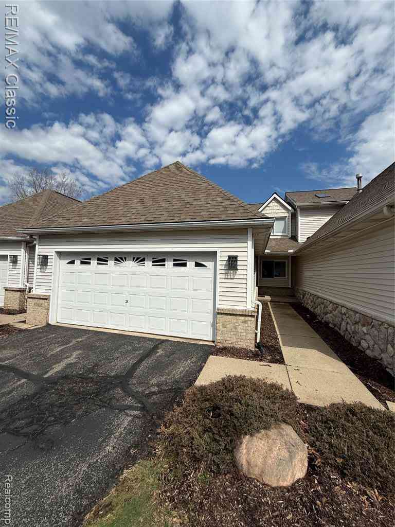 Condo For Sale - 61016 Evergreen Court <br/> South Lyon, MI 48178