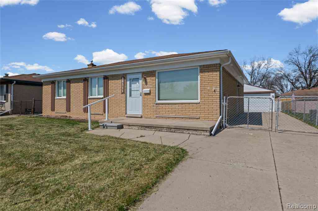 Homes For Sale - 20311 Garden Court <br/> Macomb County, Roseville, MI 48066