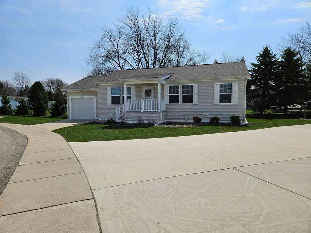 Homes For Sale - 6543 W Meadowlark Drive <br/> Jenison, MI 49428