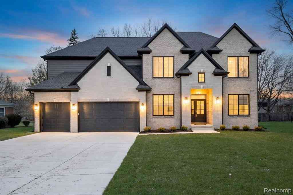 Homes For Sale - 50 Lesdale Drive <br/> Troy, MI 48085