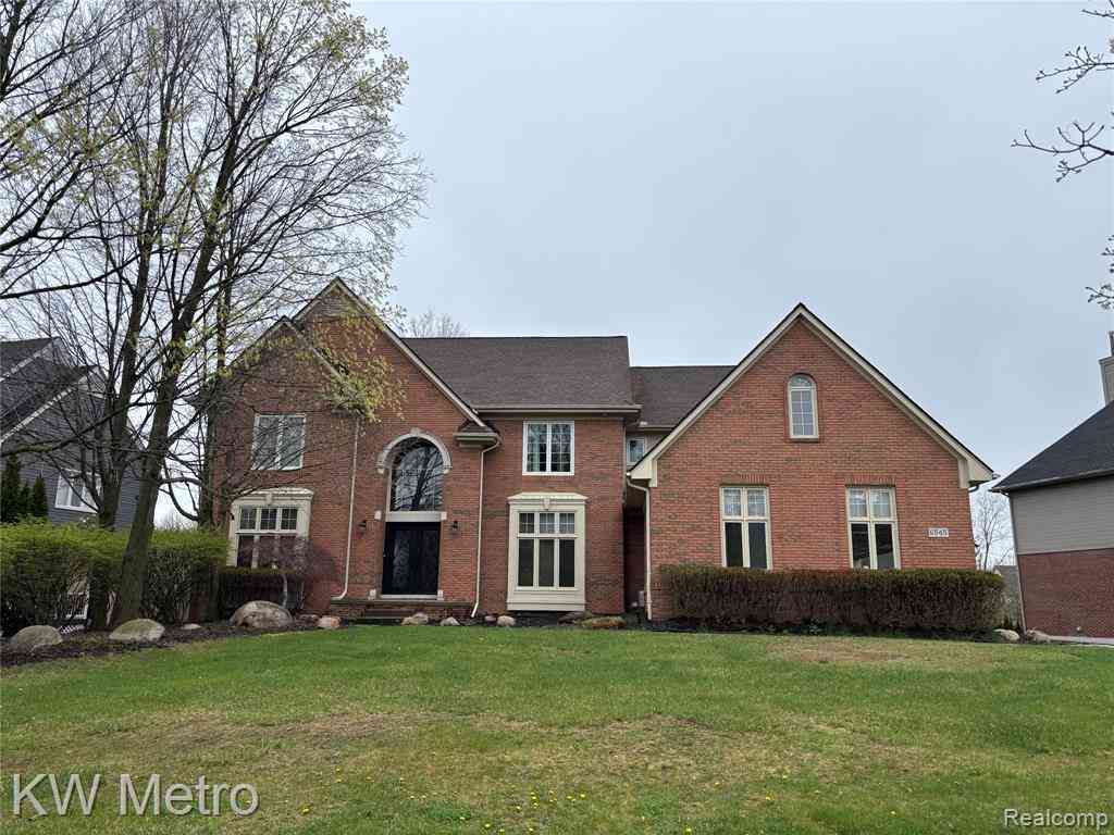 Homes For Rent - 6545 Chelsea Bridge <br/> West Bloomfield, MI 48322