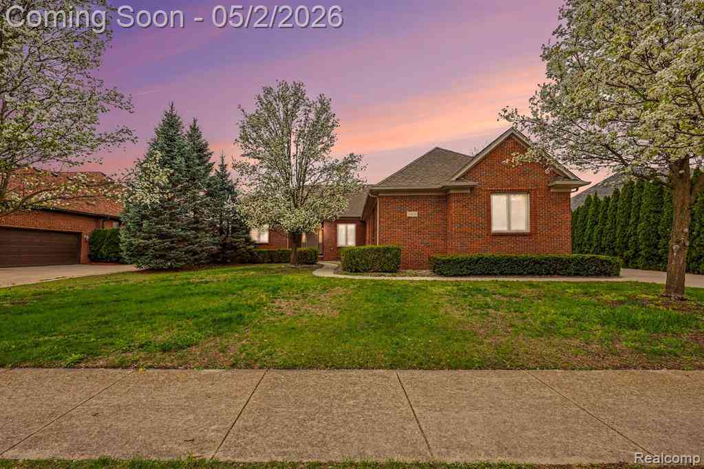 Homes For Sale - 13823 Blue Beech Lane <br/> Shelby Twp, MI 48315