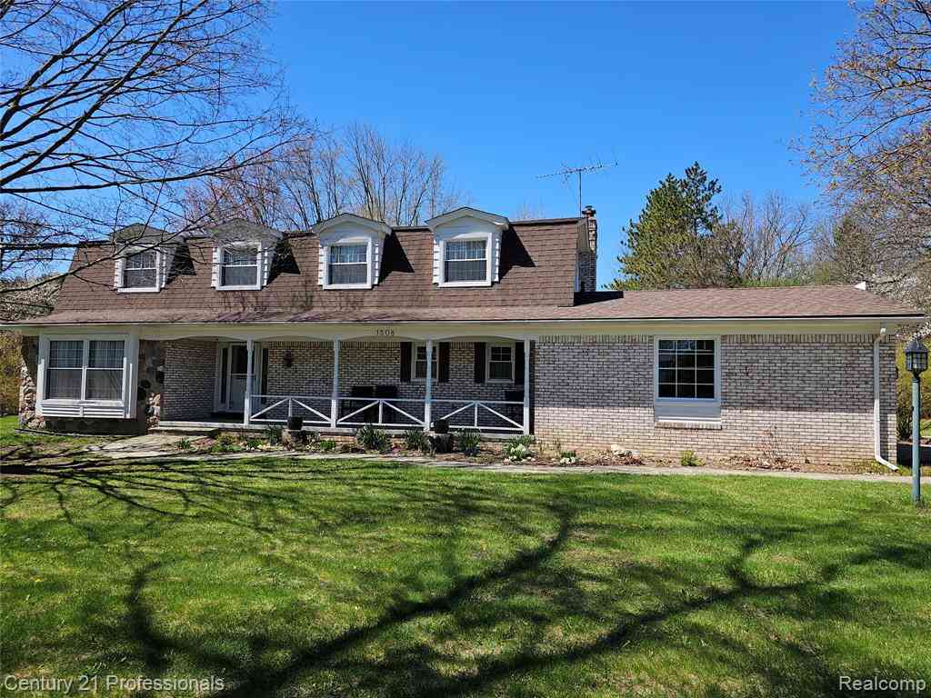 Homes For Sale - 1508 Crooks Road <br/> Rochester, MI 48309