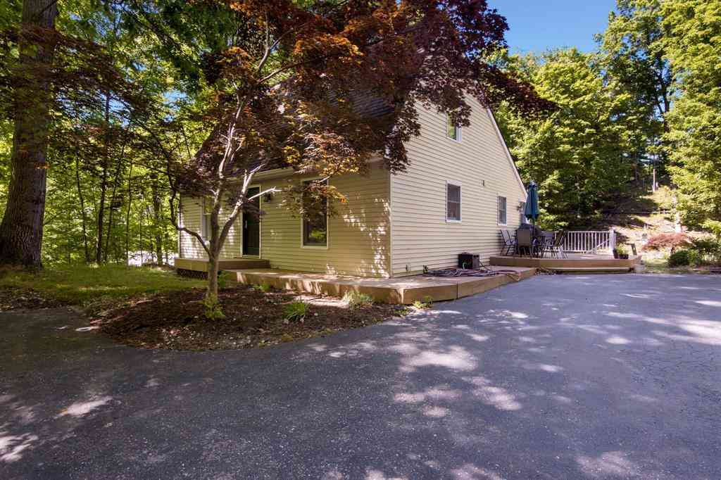 Homes For Sale - 10520 S Dalzell Road <br/> Traverse City, MI 49684