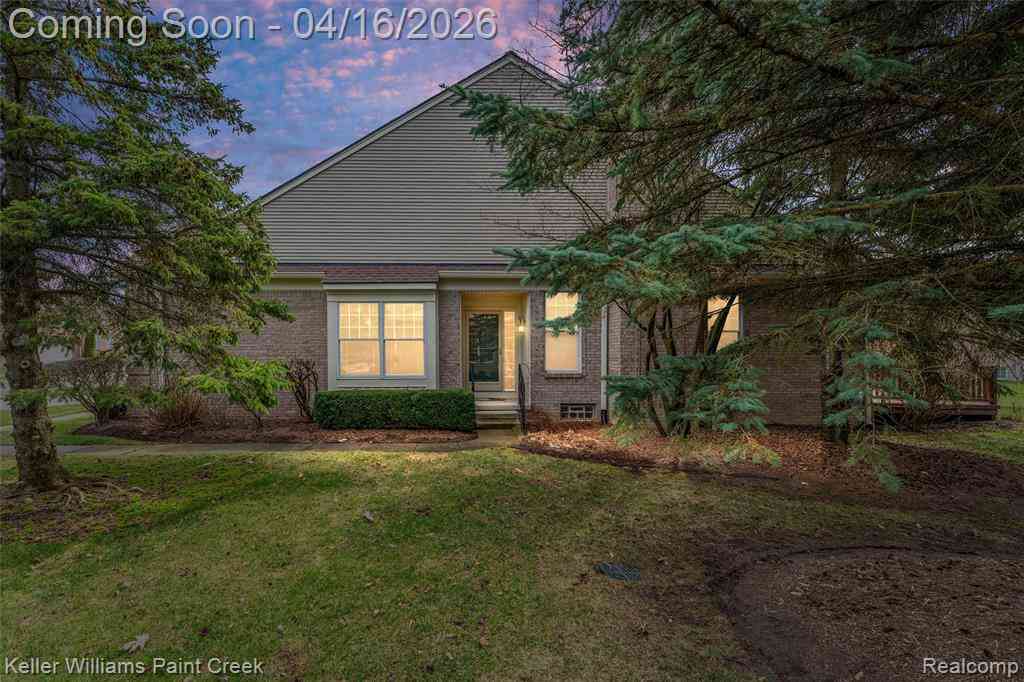 Condo For Sale - 1685 Maple Creek Court <br/> Rochester, MI 48306