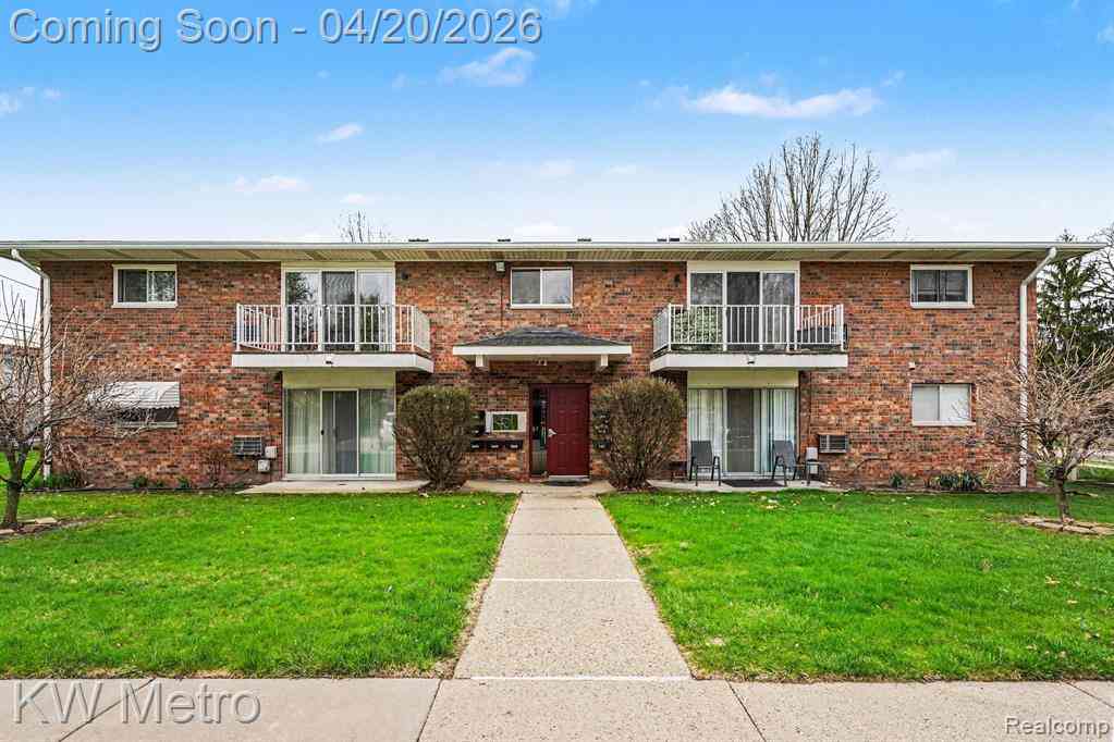 Condo For Sale - 15048 Fairfield Street <br/> Livonia, MI 48154