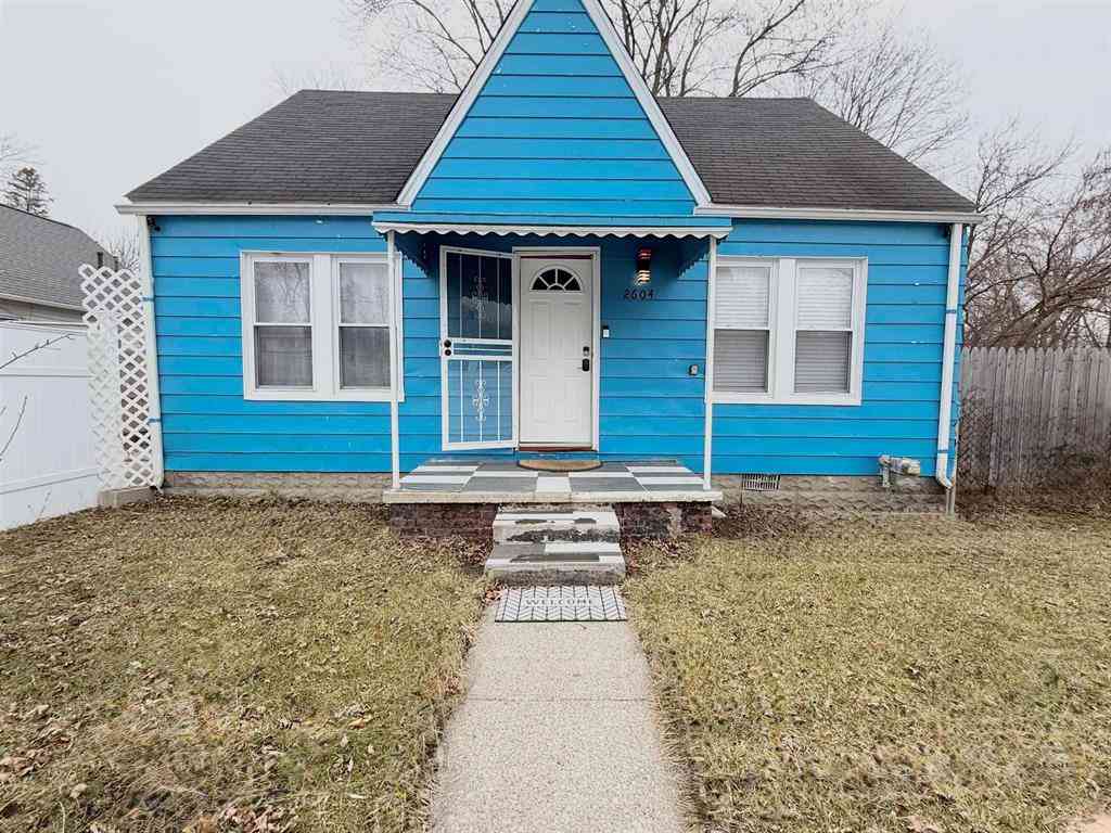 Homes For Sale - 2604 Owen Street <br/> Saginaw, MI 48601
