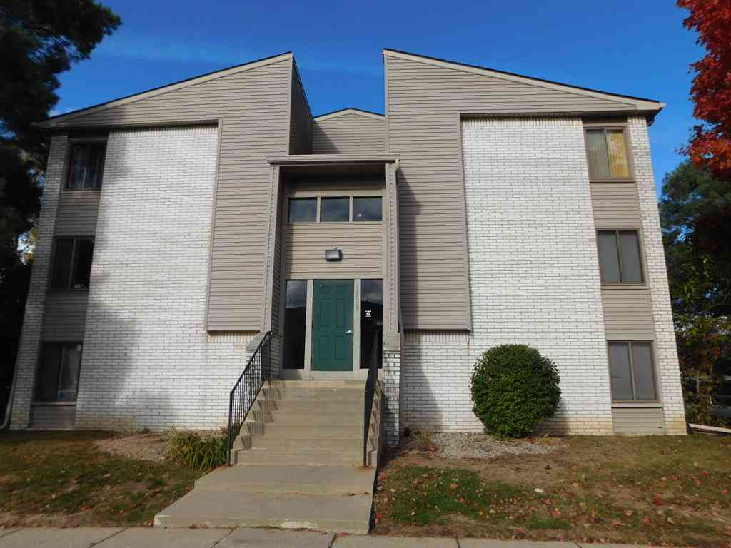 Condo For Rent - 32005 W 12 Mile Road  #206<br/> Farmington Hills, MI 48334