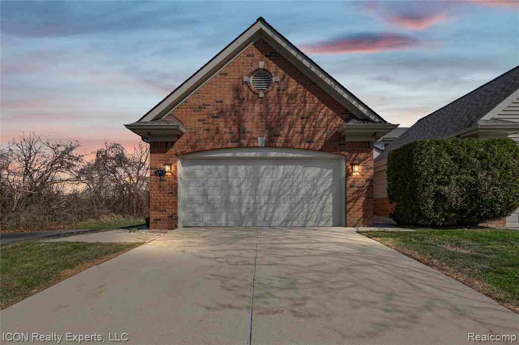 Condo For Sale - 3754 Knightbridge Circle <br/> Sterling Heights, MI 48314