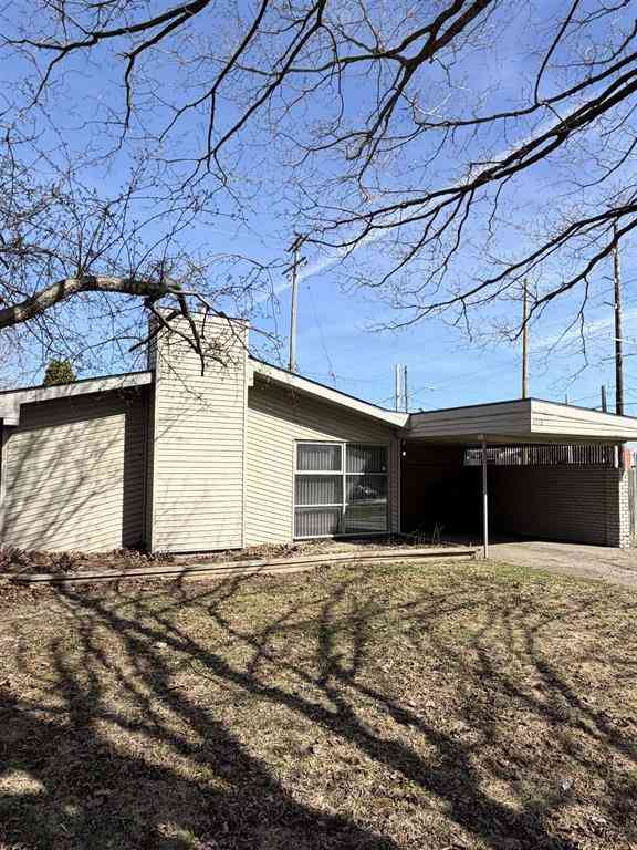 Homes For Sale - 3713 Briarwood Drive <br/> Flint, MI 48507